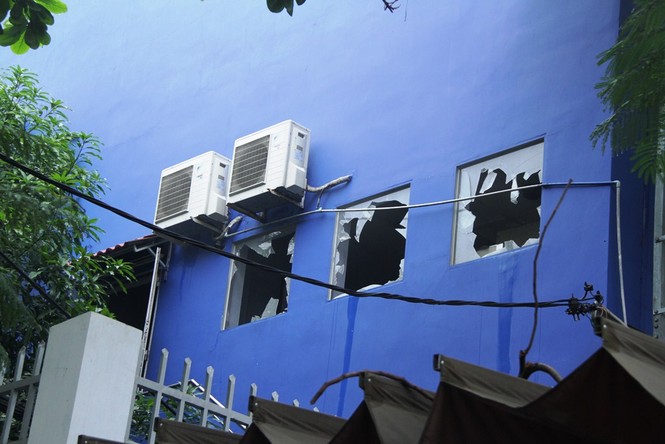 Trạm biến áp nổ như bom do sét đánh - ảnh 2