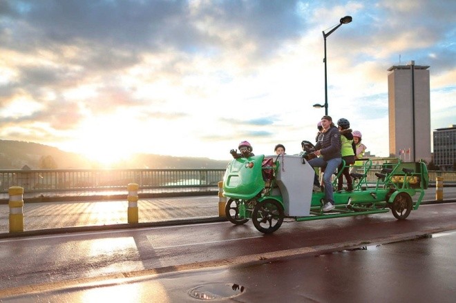 Phương tiện đến trường của học sinh thế giới - ảnh 2