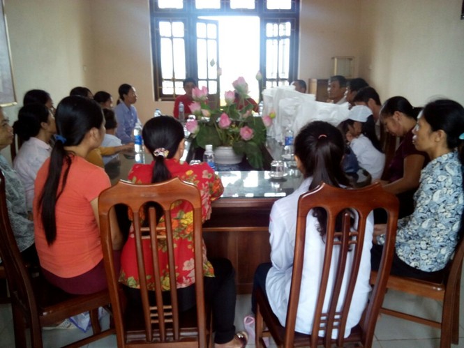 Trao quà từ thiện cho gia đình đặc biệt khó khăn ở Ninh Bình - ảnh 1