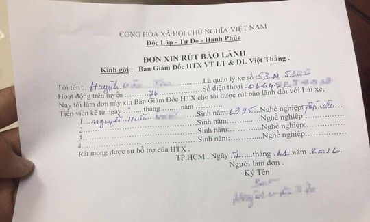Người tố cáo tài xế xe buýt nghe điện thoại bị đuổi việc - ảnh 1