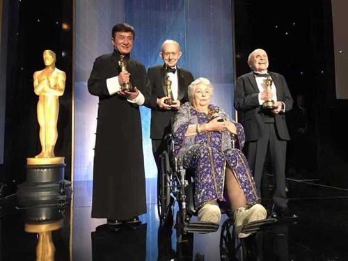Thành Long vui vì nhận Oscar sau nhiều lần 'ngã gãy xương' - ảnh 3