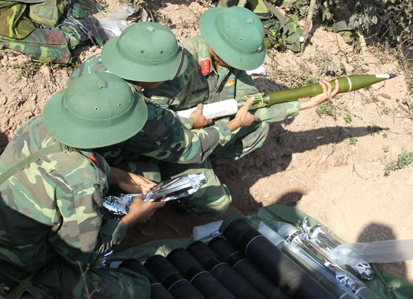 Cận cảnh bộ binh, không quân Việt Nam bắn chiến đấu - ảnh 5