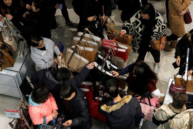 Người Mỹ hào hứng mua sắm ngày Black Friday - ảnh 8
