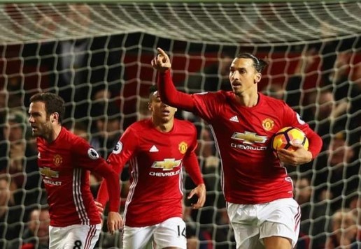 Mourinho xô đổ kỷ lục buồn gần 25 năm của Sir Alex - ảnh 1