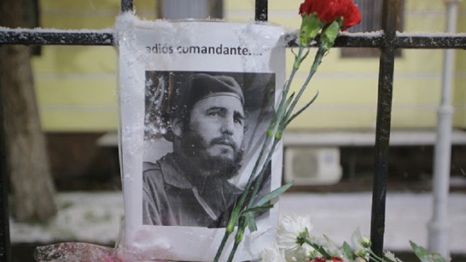 Người dân thế giới tưởng niệm Fidel Castro - ảnh 1