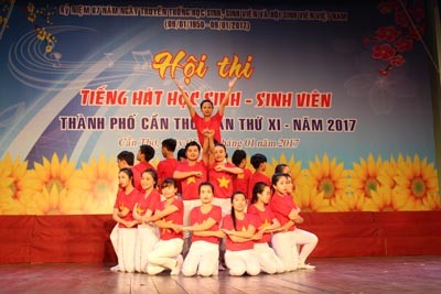 Khai mạc Hội thi Tiếng hát HSSV thành phố Cần Thơ - ảnh 2