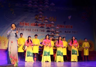 Khai mạc Hội thi Tiếng hát HSSV thành phố Cần Thơ - ảnh 5