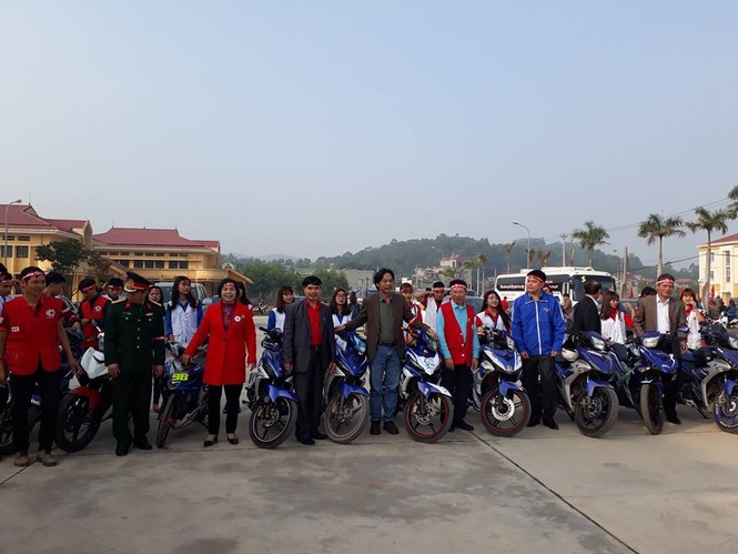 Chủ Nhật Đỏ 2017, Báo Tiền Phong - ảnh 8