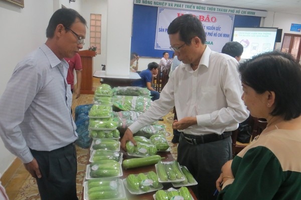 Người dân TPHCM có thể truy xuất nguồn gốc rau bằng điện thoại - ảnh 1