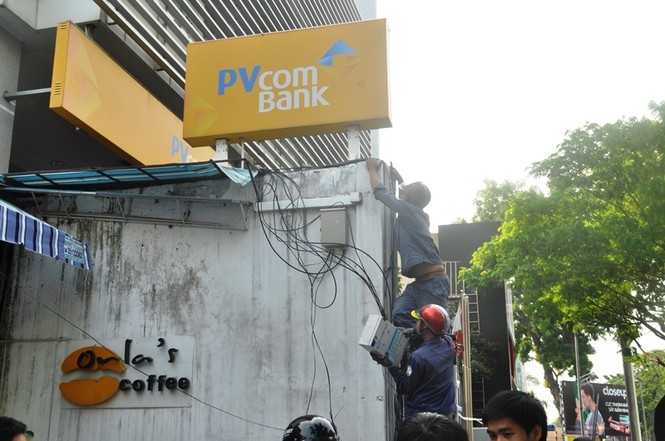 Đập tường, bứng cây cạnh tòa nhà Bộ Công thương - ảnh 8