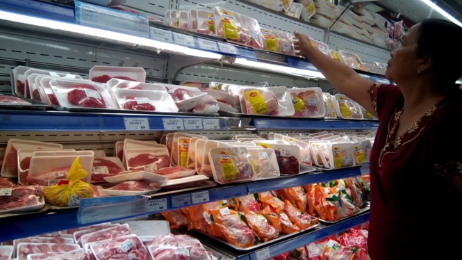 Cận cảnh nơi giết mổ gia cầm ngay tại... nghĩa địa - ảnh 6