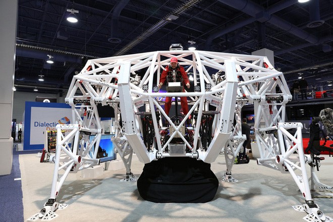 Lộ diện Robot khổng lồ do người điều khiển như trong phim - ảnh 3