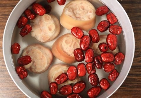 Dưỡng họng, giữ thanh bằng trà táo đỏ - ảnh 2