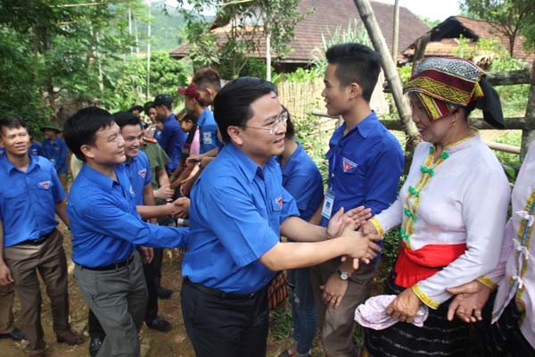 Trung ương đoàn trao nhà tình nghĩa cho cựu TNXP - ảnh 6