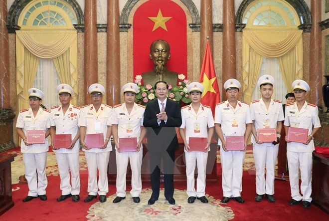 Chủ tịch nước biểu dương đại biểu điển hình của lực lượng cảnh sát - ảnh 1