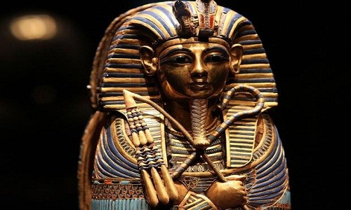 Mặt dây chuyền bọ hung chế từ sao chổi của vua Tutankhamun - ảnh 2