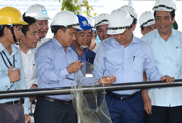 Thủ tướng kiểm tra công tác bảo vệ môi trường tại Formosa - ảnh 1