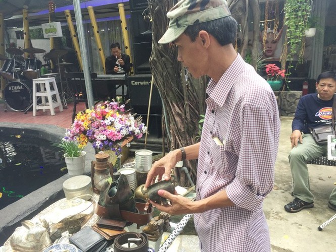 Nam diễn viên bán đồ cũ ở chợ ve chai Sài Gòn - ảnh 2
