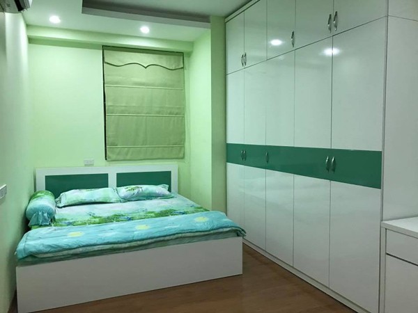 Chân dung thầy giáo trẻ gây ‘sốt’ vì sở thích ‘cuồng’ màu xanh - ảnh 5