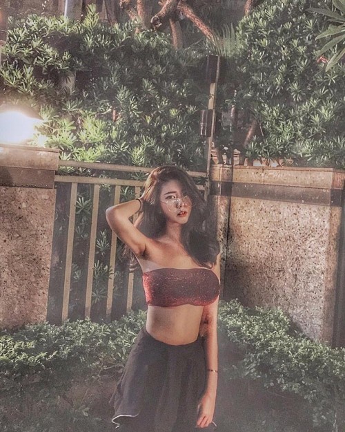 Hot girl 'bí ẩn' sở hữu chân dài miên man đến mức ‘mất cân đối’ - ảnh 10