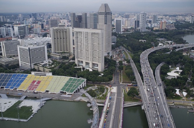 Tiết lộ lí do Singapore sẽ ngưng cấp giấy phép ô tô mới từ năm sau - ảnh 1