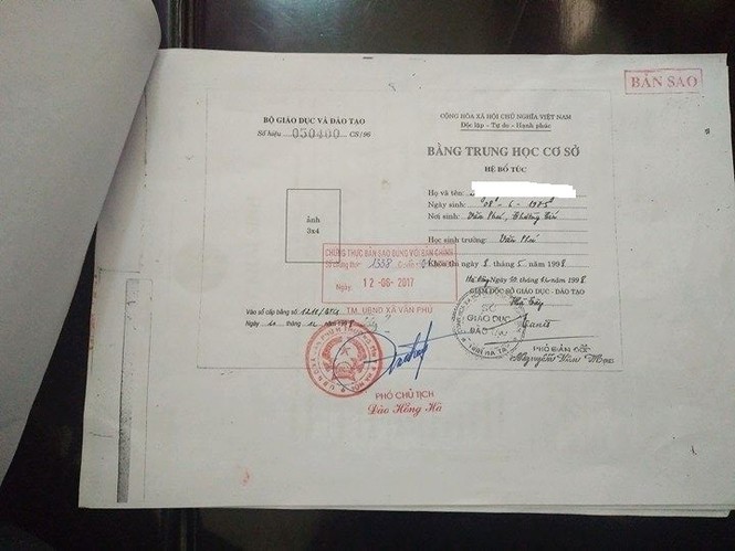 Hiệu trưởng bị tố 13 năm dùng bằng giả: Dư luận dậy sóng - ảnh 1