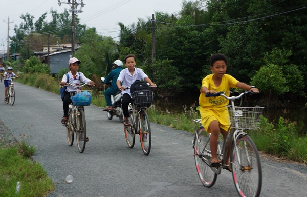 Áp thấp nhiệt đới uy hiếp, Cà Mau căng mình lo chống thiên tai - ảnh 5