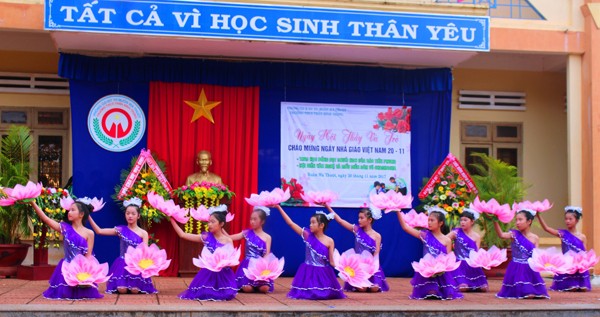 Chia học bổng, để rủ nhau cùng tiến - ảnh 1