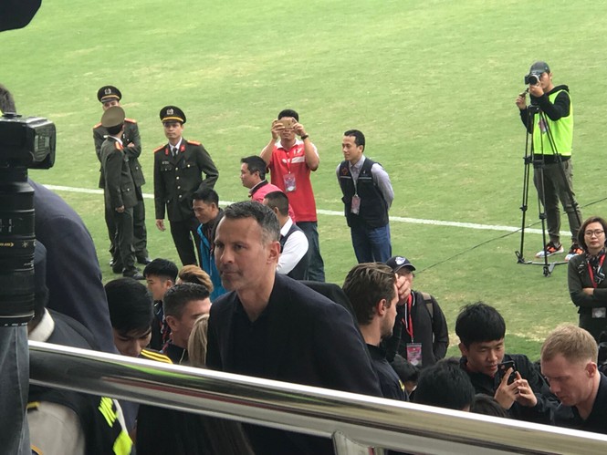 Ryan Giggs và Paul Scholes xuất hiện tại Trung tâm huấn luyện bóng đá trẻ của VinGroup - ảnh 2