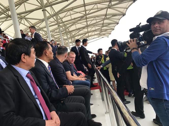 Ryan Giggs và Paul Scholes xuất hiện tại Trung tâm huấn luyện bóng đá trẻ của VinGroup - ảnh 3