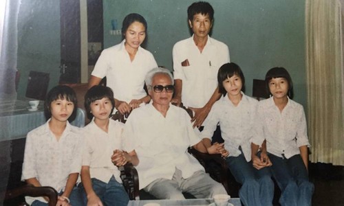 Ca sinh 4 được cố Thủ tướng Phạm Văn Đồng đỡ đầu - ảnh 2