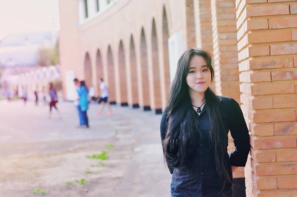 Thiếu nữ cao 1m61 nuôi mái tóc dài gần 2m - ảnh 7