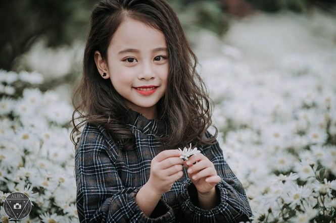 Bé gái được ví như tiểu Chi Pu xinh đẹp đốn tim cư dân mạng - ảnh 2
