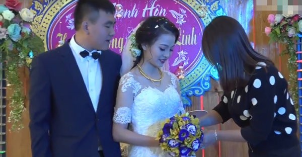 Choáng với đám cưới “ngập trong vàng” của cô dâu, chú rể Thanh Hóa - ảnh 2