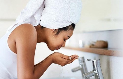 Bí quyết để làn da mịn mướt tránh khô nẻ trong mùa đông - ảnh 1