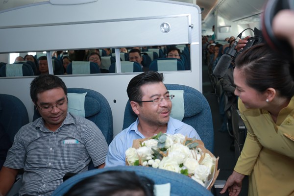 Toàn cảnh lễ đón hành khách thứ 200 triệu của Vietnam Airlines - ảnh 2