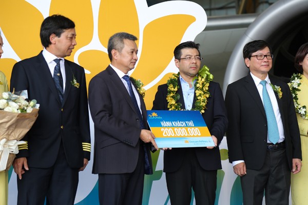 Toàn cảnh lễ đón hành khách thứ 200 triệu của Vietnam Airlines - ảnh 7