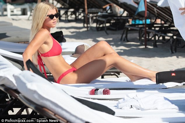 Thân hình bốc lửa của Sofia Richie - con gái danh ca Hello - ảnh 4