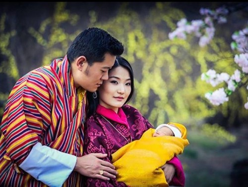 Những điều ít biết về hoàng hậu xinh đẹp và trẻ nhất thế giới - ảnh 3
