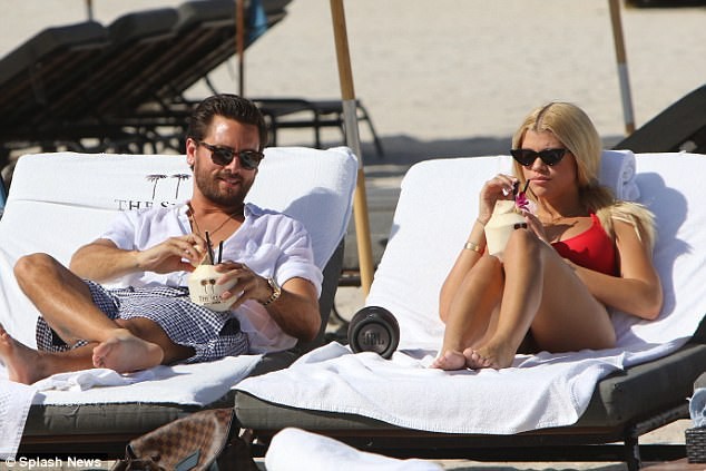 Thân hình bốc lửa của Sofia Richie - con gái danh ca Hello - ảnh 7