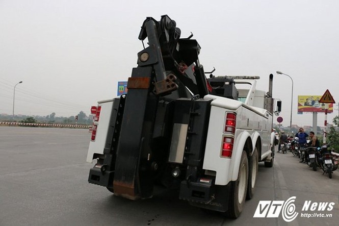 Cận cảnh xe cứu hộ 'khủng' giá 22 tỷ đồng ở BOT quốc lộ 5 - ảnh 3