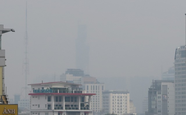 Ngỡ ngàng Sài Gòn mù sương lúc chính ngọ - ảnh 4