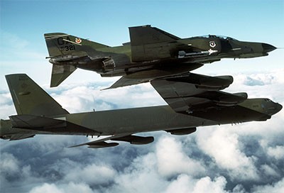 'Pháo đài bay' B-52 và SAM-2 'nối tầng' - ảnh 2