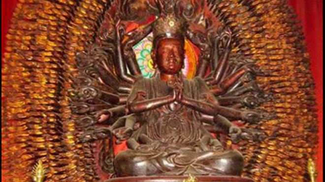 Bức tượng nổi tiếng tự đứng lên ngồi xuống ở thành phố nào? - ảnh 3