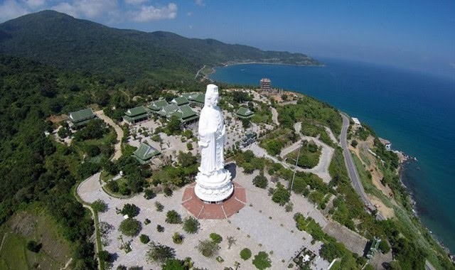 Bức tượng nổi tiếng tự đứng lên ngồi xuống ở thành phố nào? - ảnh 7