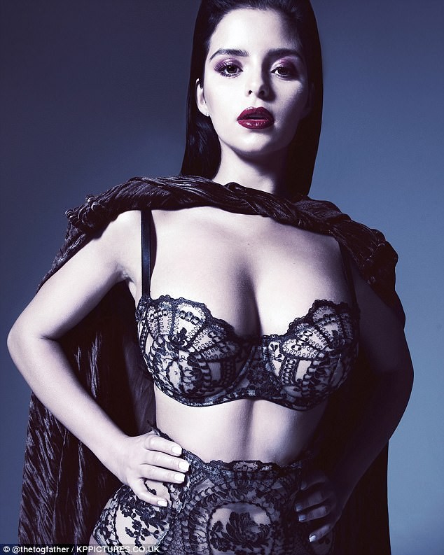 'Nghẹt thở' vì đường cong ngoại cỡ của Demi Rose - đối thủ của Kim Kardashian - ảnh 4