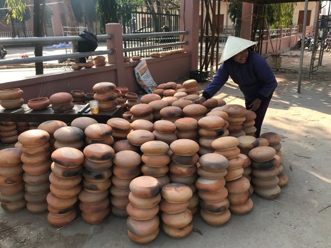 Cây thông Noel độc nhất vô nhị, được làm từ 6.000 nồi đất nung - ảnh 4