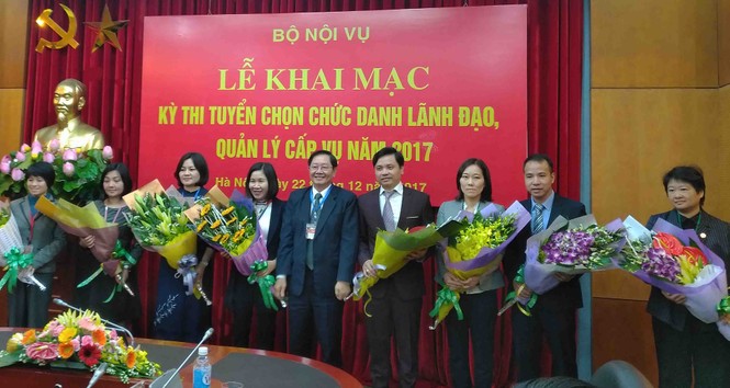 Tám thí sinh thi chức danh vụ phó ở Bộ Nội vụ - ảnh 1