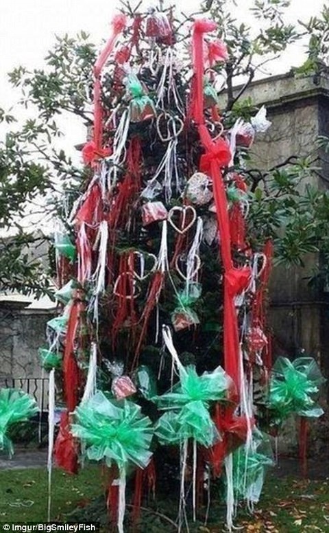 10 cây thông Noel hài hước nhất quả đất - ảnh 8