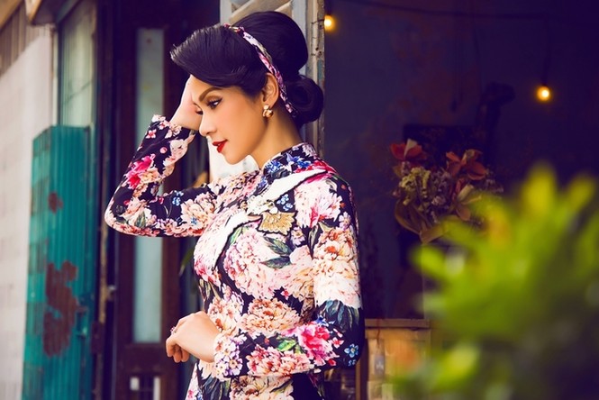Diễn viên Việt Trinh đẹp xuất thần với áo dài xưa - ảnh 5